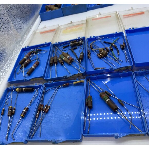 Vintage Carbon Comp Resistors Capacitors Electronics Mixed Lot in Storage Cases - Picture 7 of 16